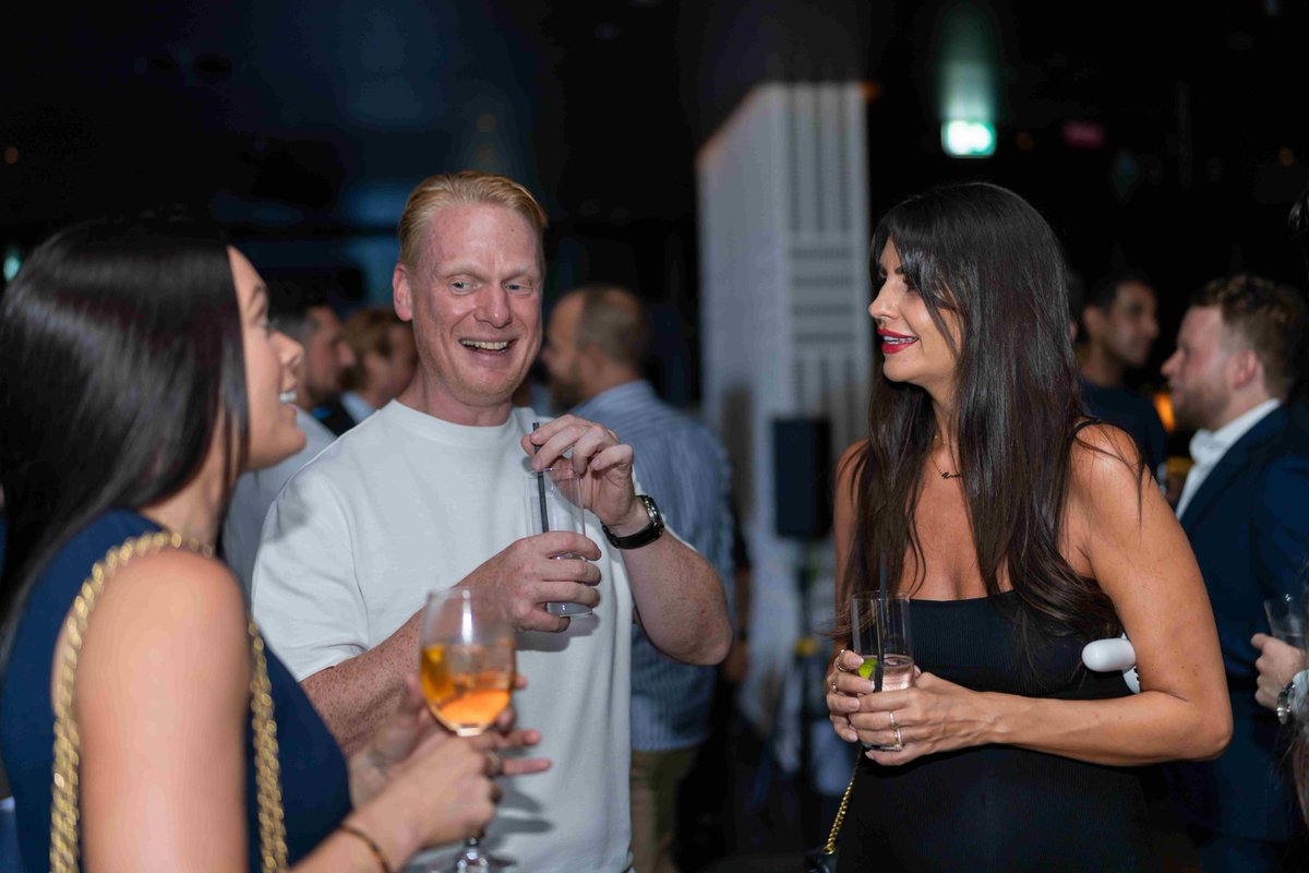 APIGlobal_UK's tweet photo. We’re taking a moment to reflect on the success of our Vivere event launch.
Join us for an evening of inspiration with Avanton and API Global 🎤 

📅 Date: Thursday, Nov 14
⏰ Time: 6:30 PM
📍 Location: VIDA Emirates Hills, Juniper Bar

RSVP today: https://t.co/oi7hj9iAlz https://t.co/b0rnD2dKiU