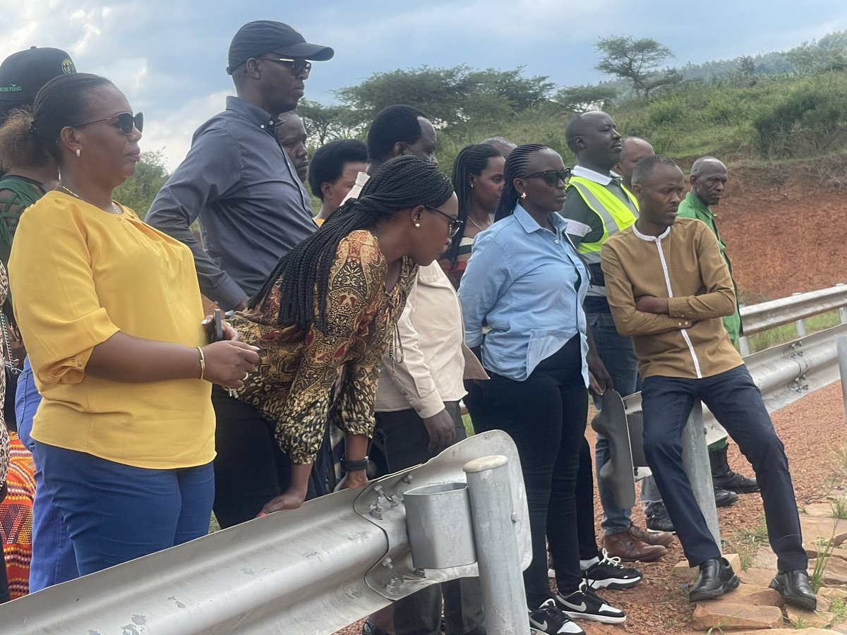 Kigabiro Sector (@sectorkigabiro) on Twitter photo Uyu munsi abagize Inama Njyanama y’Akarere ka Rwamagana batangiye Gahunda y’Inama Njyanama mu baturage (Njyanama Outrich), basura imwe mu mishinga n’ibikorwa binyuranye mu Murenge wa Kigabiro .
<a href="/PudenceR/">Pudence RUBINGISA</a> <a href="/Minalocc/">Minaloc</a> <a href="/RadjabM/">Radjab Mbonyumuvunyi</a> <a href="/rrkagabo/">Richards RK</a> <a href="/KarangwaUmutoni/">Umutoni Karangwa</a> <a href="/RwandaEast/">𝐄𝐚𝐬𝐭𝐞𝐫𝐧 𝐏𝐫𝐨𝐯𝐢𝐧𝐜𝐞 | 𝐑𝐰𝐚𝐧𝐝𝐚</a> <a href="/RwamaganaDistr/">Rwamagana District</a> Uyu munsi abagize Inama Njyanama y’Akarere ka Rwamagana batangiye Gahunda y’Inama Njyanama mu baturage (Njyanama Outrich), basura imwe mu mishinga n’ibikorwa binyuranye mu Murenge wa Kigabiro .
<a href="/PudenceR/">Pudence RUBINGISA</a> <a href="/Minalocc/">Minaloc</a> <a href="/RadjabM/">Radjab Mbonyumuvunyi</a> <a href="/rrkagabo/">Richards RK</a> <a href="/KarangwaUmutoni/">Umutoni Karangwa</a> <a href="/RwandaEast/">𝐄𝐚𝐬𝐭𝐞𝐫𝐧 𝐏𝐫𝐨𝐯𝐢𝐧𝐜𝐞 | 𝐑𝐰𝐚𝐧𝐝𝐚</a> <a href="/RwamaganaDistr/">Rwamagana District</a>