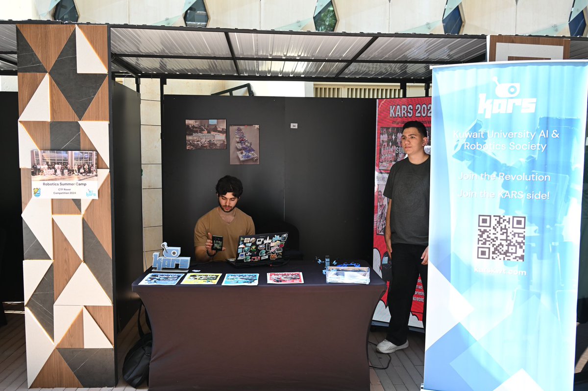 مقتطفات من مشاركتنا بملتقى 
 ومعرض المواهب والابتكار الطلابي لجامعة الكويت،  بحضور وزير التربية والتعليم العالي.  

شكر خاص لاعضاء النادي على تنظيم البوث وتقديم النادي باحسن صورة 👏👏