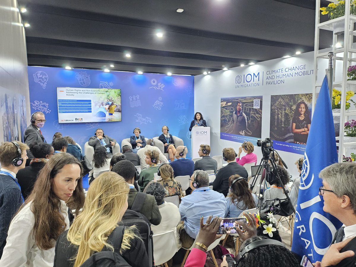 One Ocean Hub (@oneoceanhub) on Twitter photo 🌊Full house this morning for the keynote Hub Director Elisa Morgera spoke at "Shaping our vision for Climate Mobility" hosted by <a href="/UNmigration/">IOM - UN Migration 🇺🇳</a> in the Climate change and Human Mobility Pavilion. 🌊Full house this morning for the keynote Hub Director Elisa Morgera spoke at "Shaping our vision for Climate Mobility" hosted by <a href="/UNmigration/">IOM - UN Migration 🇺🇳</a> in the Climate change and Human Mobility Pavilion.