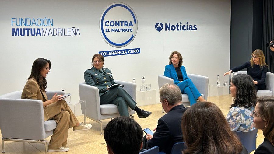 Nacho Guadix (@guadixnacho) on Twitter photo 🛑 Tolerancia Cero contra la violencia sexual hacia los menores en el ámbito digital
<a href="/unicef_es/">UNICEF España</a> participa en la jornada de <a href="/fundacionmutua/">FundaciónMutuaMad</a> y <a href="/A3Noticias/">Antena 3 Noticias</a>
👇🏾
linkedin.com/posts/nacho-gu… 🛑 Tolerancia Cero contra la violencia sexual hacia los menores en el ámbito digital
<a href="/unicef_es/">UNICEF España</a> participa en la jornada de <a href="/fundacionmutua/">FundaciónMutuaMad</a> y <a href="/A3Noticias/">Antena 3 Noticias</a>
👇🏾
linkedin.com/posts/nacho-gu…