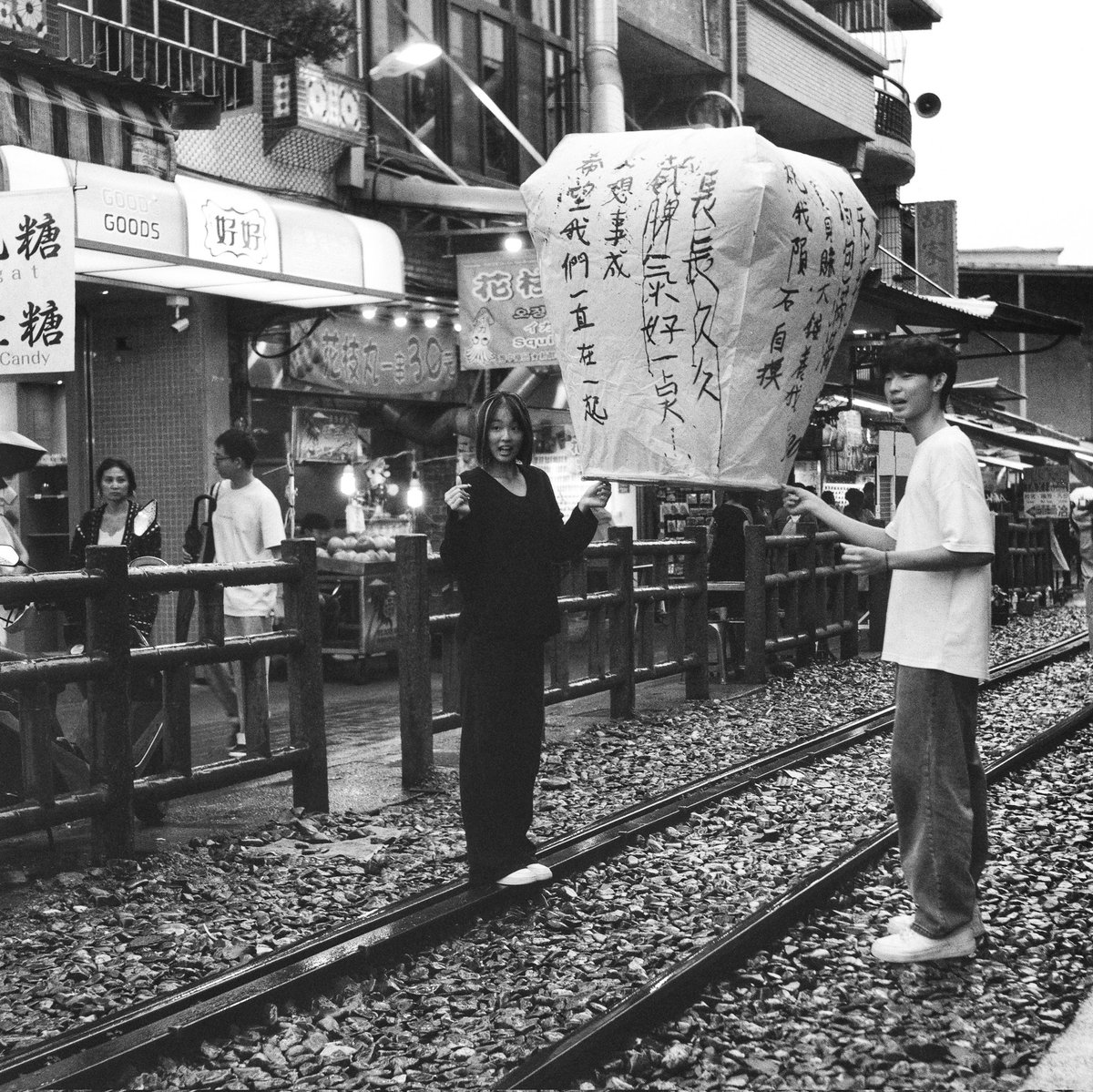 vyvpoon's tweet photo. Taiwan Shihfen

Fujica super six

#photograghy 
#filmphotograghy
#blackandwhitephotography 
#fujica https://t.co/r1LEJYVDZ3