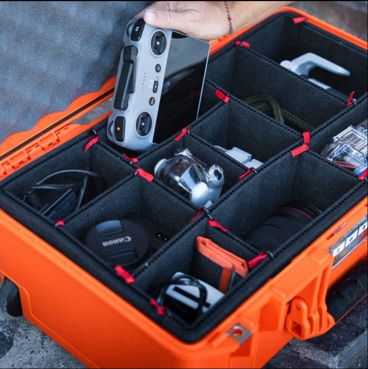 ROBISA's tweet image. Tu mejor compañero de aventuras: tu perro y la maleta Peli 1535 Air. Ligera, resistente y lista para proteger lo que más importa, sin importar dónde vayas. Confía en #PeliAir para cuidar tu equipo en cada paso. robisa.es/shop/53-peli  #GearProtection #TrekPak #OutdoorLife