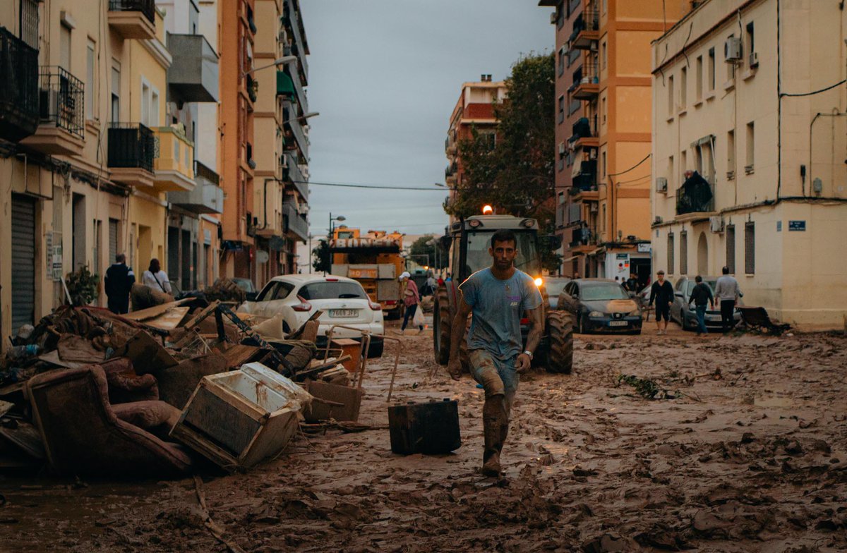 ⏩Para dotar de seguridad jurídica y ayudar a su estabilidad personal en estos difíciles momentos, hemos solicitado la prórroga o renovación automática de oficio de todas las autorizaciones del tipo que sean, de personas migrantes afectadas #InfoDANA <a href="/ccoopv/">CCOO País Valencià</a>