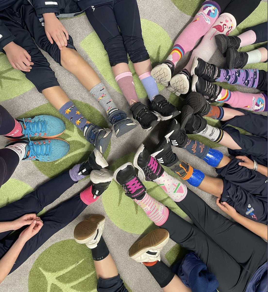 StratfordPrepa1's tweet photo. SPS had a super time yesterday rocking Odd Socks Day! A great occasion to remind each other to embrace individuality and celebrate differences... whilst wearing some fabulous footwear! 🫶🏻🧦🫶🏻 #OddSocksDay #AntiBullyingWeek https://t.co/Zoj7pHGcJ1