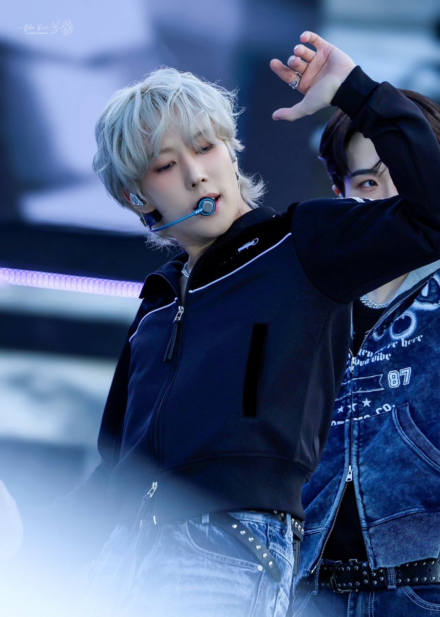 Bluerose25_'s tweet photo. 20241019 드림콘서트

⋆ ࣪˖ 🐺 ˖ ࣪⭑

#ONEPACT #원팩트 
#윤종우 #YOONJONGWOO #ユンジョンウ https://t.co/4esFhKvYLY