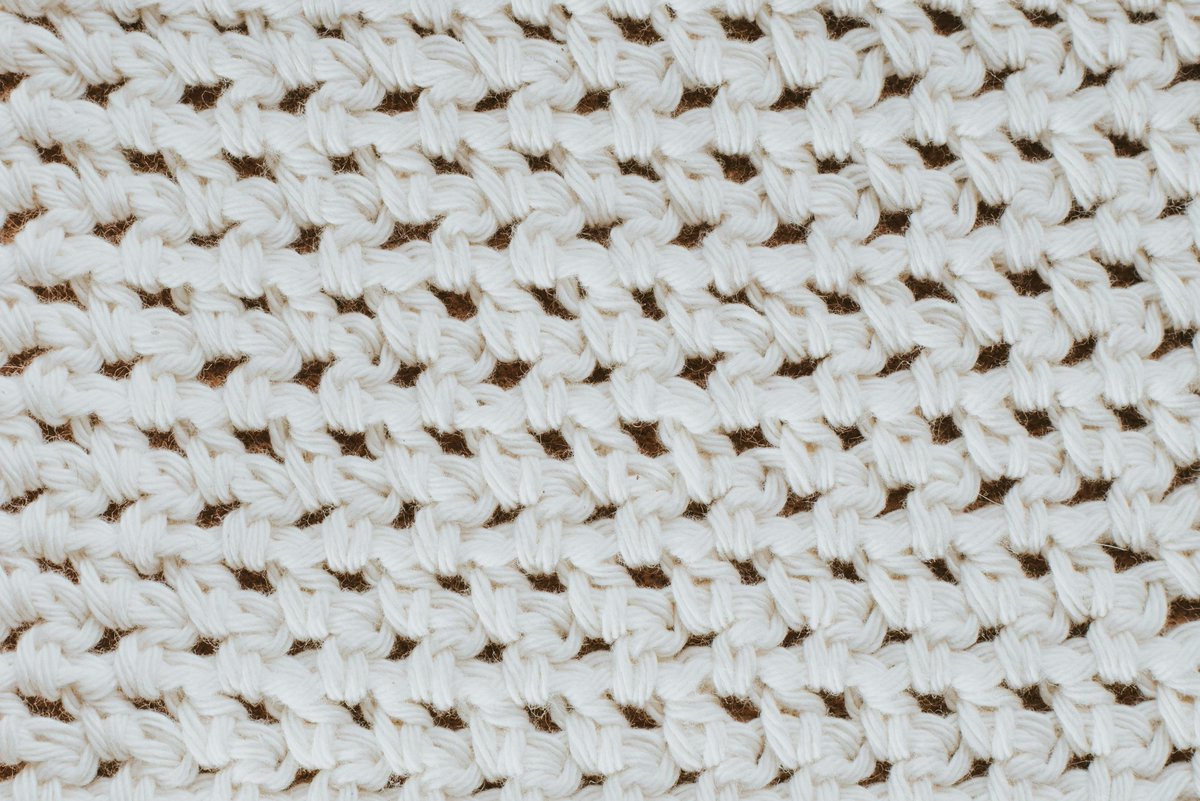 Use repetition to enhance learning in online courses:

🔁 Embed tasks throughout the course
🔁 Add review sessions
🔁 Include summaries or visual infographics
🔁 Keep the material always accessible

#OnlineLearning #Repetition #SkillDevelopment #ContinuousImprovement