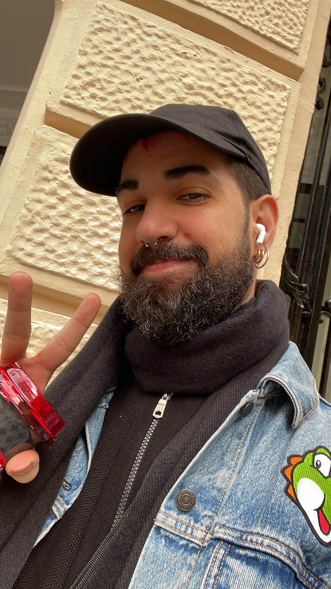 alvaruki__'s tweet image. ¡Hola chicxs! 
Busco compañerx de piso para entrar en enero. Zona Aluche, bien comunicado con el centro, 400€/mes (gastos aparte) LGTBIQ friendly. Interesadxs contacten conmigo 
@alvaruki_