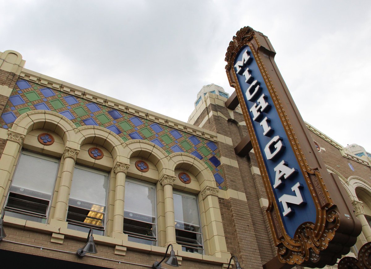 dcs_visual_art's tweet image. Digital Photography Students creatively showed where they are from through their photography for Visual Journal #2  📸 

#digitalphotography #photography #visualjournal #highschool #highschoolart #artteacher #digitalmedia #talented #home #whereiamfrom