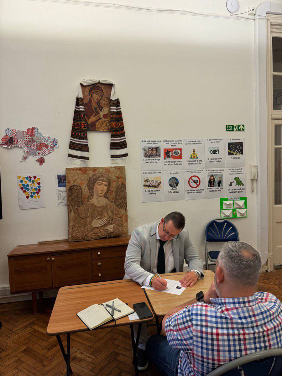 YuriyLysenko_'s tweet photo. 🇬🇧 On November 12th, I had the privilege of offering free consultations for the Ukrainian community at the Ukrainian Welcome Center in London. Alongside partners from the Ukrainian Catholic Church, we provided guidance on immigration, human rights, and business matters. https://t.co/OYSNFJFhJP