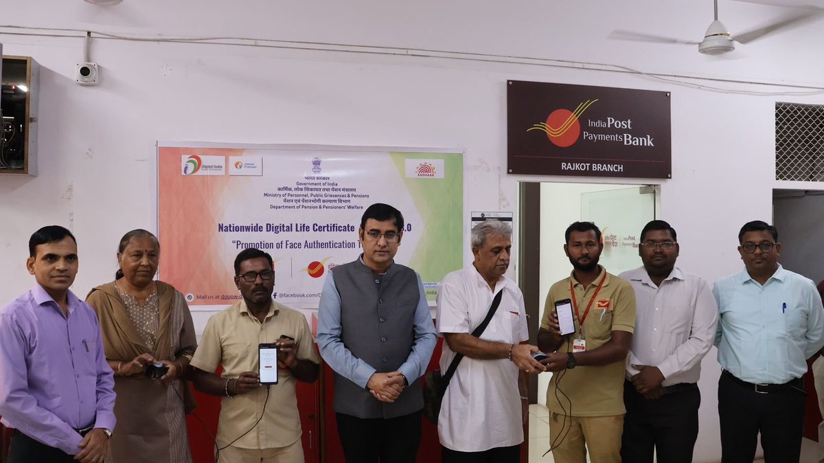 airnews_abad's tweet image. ડાક વિભાગની પહેલ: પેન્શનધારકોને જીવન પ્રમાણપત્ર માટે ધક્કા ખાવામાંથી મુક્તિ, ઘરે બેઠા પોસ્ટમેનના માધ્યમથી ડિજિટલ લાઇફ સર્ટિફિકેટ બનશે.

ડિજિટલ લાઇફ સર્ટિફિકેટ અભિયાન 3.0 ની શરૂઆત, અભિયાન 30 નવેમ્બર સુધી ચાલશે.

#Postoffice #Postdocs