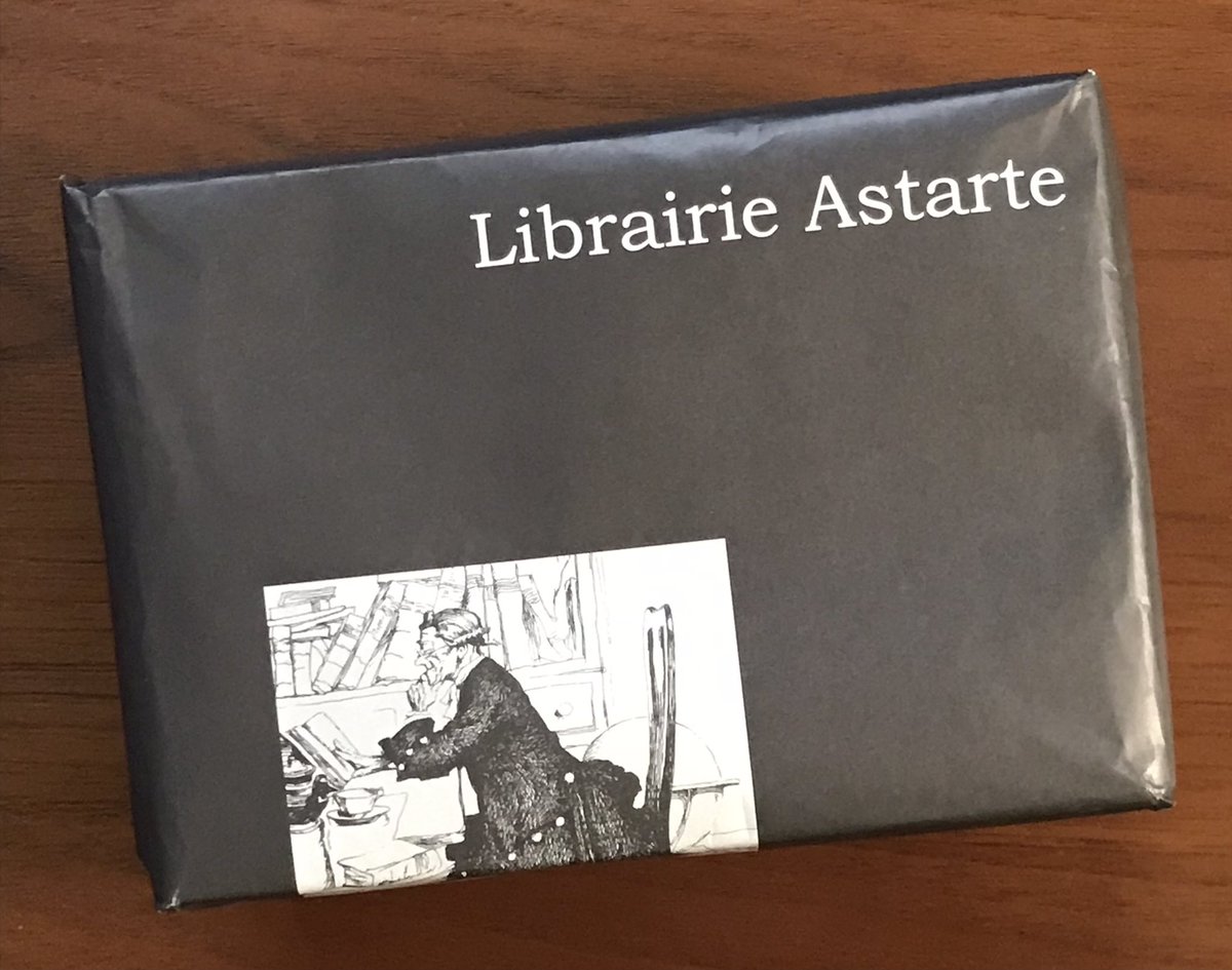 edwardaX666's tweet photo. #今日買った・届いた本を紹介する
#日本怪奇幻想読者クラブ

澁澤龍彦『異端の肖像』『世界悪女物語』
金子國義『鏡の国のアリス ポストカード』
午睡書架『SIESTE』

惜しまれつつ今月で閉店するアスタルテ書房にて購入。ドラコニア・ワールドの入口だった澁澤本『異端の肖像』の初版も帯付きで入手。 https://t.co/qcOggaweuv