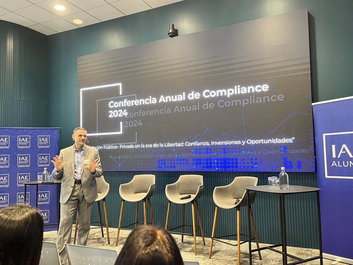 Ahora! Arrancando la “Confernecis Anual de Compliance” del <a href="/IAE_Austral/">IAE Business School</a> Raúl Sacani en acción💫👏