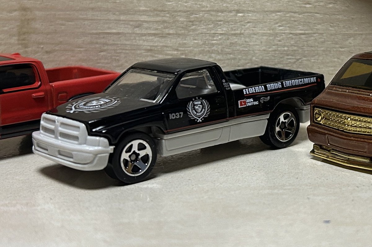 porschegmbh's tweet photo. #ホットウィール  #HotWheels  #Dodge  #MOPER  #ram  フェイス周りをメイク👍 https://t.co/TMGjYOkB5R