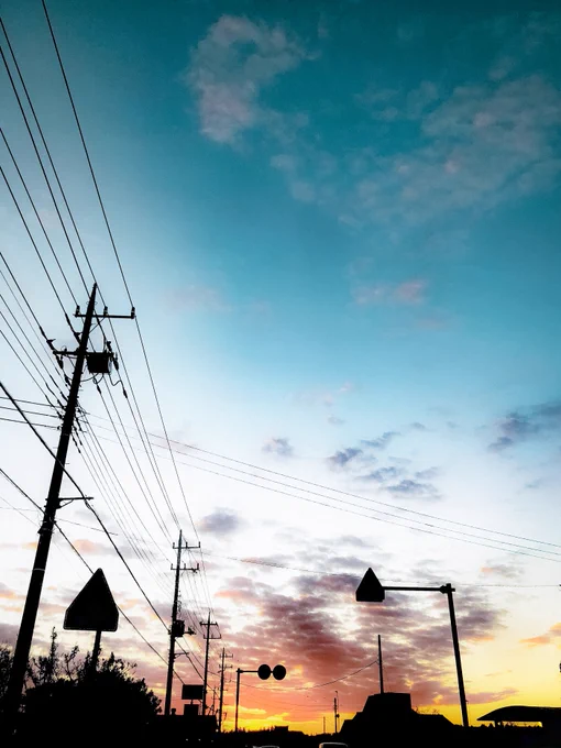 ᔦ๑° ꒳ °๑ᔨスーパーに行った帰りみちの夕空がきれいだったようううう!!れ、!、!!ᔦ๑° ꒳ °๑ᔨ今夜はお鍋にして作業励むむむ!!れ、!れれ!!!!ᔦ๑° ꒳ °๑ᔨゲヘヘwww さむいさむいいいいいいい!!!れ!!!!!れれ!! 