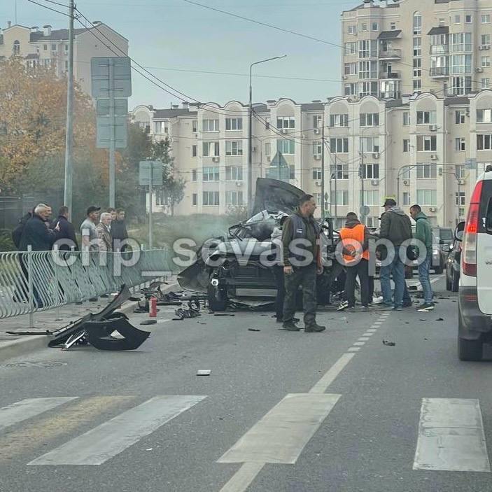 TWMCLtd's tweet image. I&apos;ll begin the new stories though with breaking news from occupied #Crimea.

Another car bomb attack has killed a prominent invader.

In #Sevastopol, it&apos;s reported a captain of the 1st rank of the Black Sea Fleet died when an IED exploded.
#RussiansGOHOME #CrimeaIsUkraine