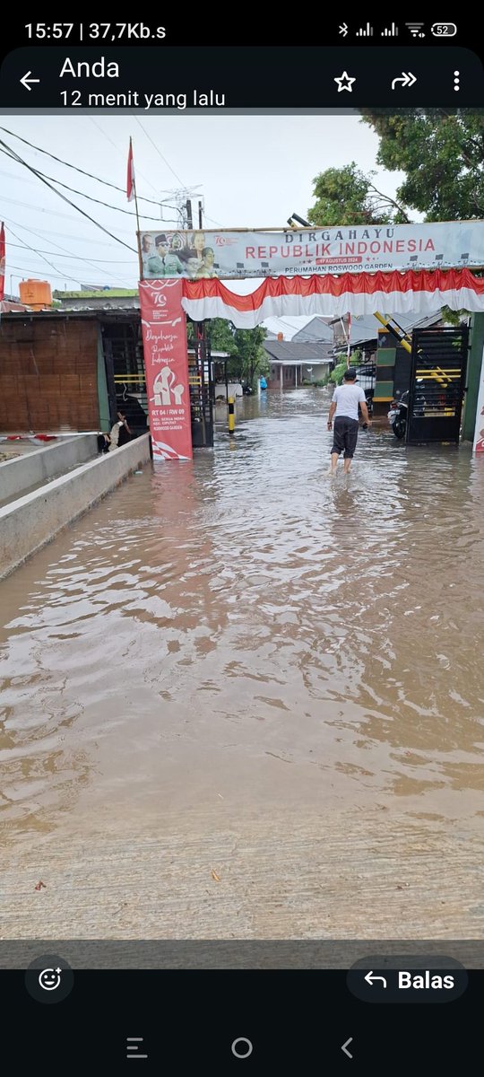 OrariTangsel's tweet photo. @Gerindra Gerindra bisa bantu masyarakat di perumahan Roswood garden Serua indah Ciputat Tangerang Selatan...mohon bantuannya pompa penyedot banjir,tiap hujan kebanjiran mohon bantuannya https://t.co/LMJswn6Oc8
