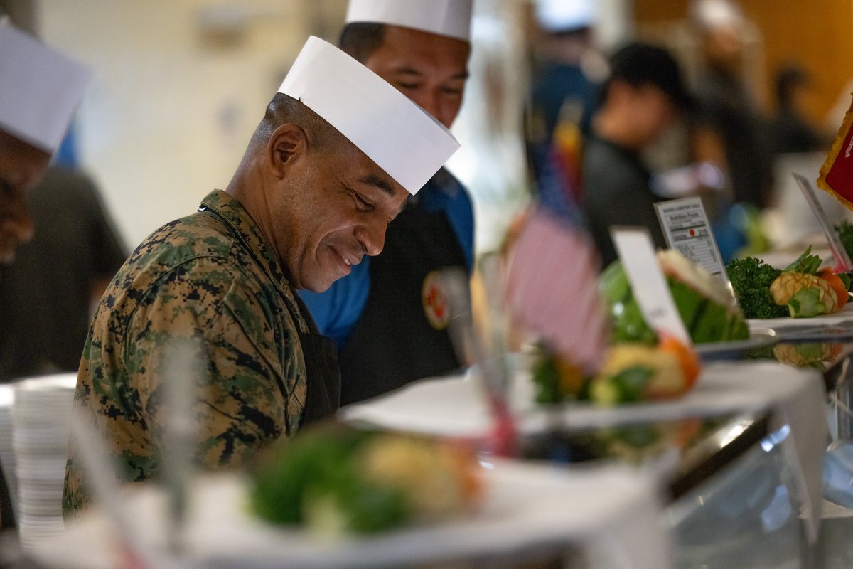 OkinawaMarines's tweet photo. 🎂 249th Birthday Feast!
Camp Foster Mess Hall 488 served up steak, lobster, and cake for Marines, Sailors, and community members to celebrate 249 years of Marine Corps tradition. 🦞🍰 #Marines #BirthdayFeast #249Years https://t.co/ulfJg16gnK