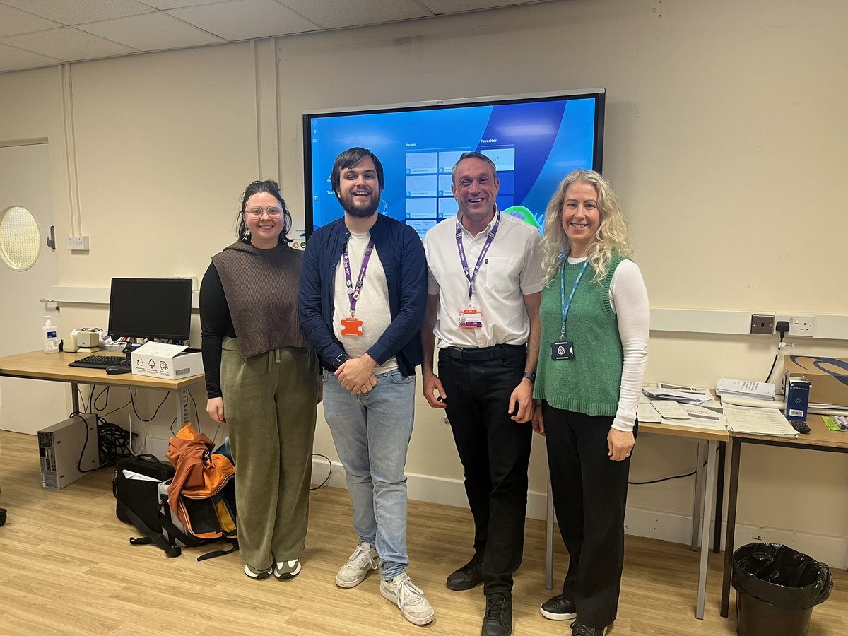 WirralCPS's tweet photo. It was great to have @WirralWays_CGL visit us today. A great presentation, interesting discussions and future planning working together to support people with chronic pain in navigating their medication options. https://t.co/VcvatL8taX