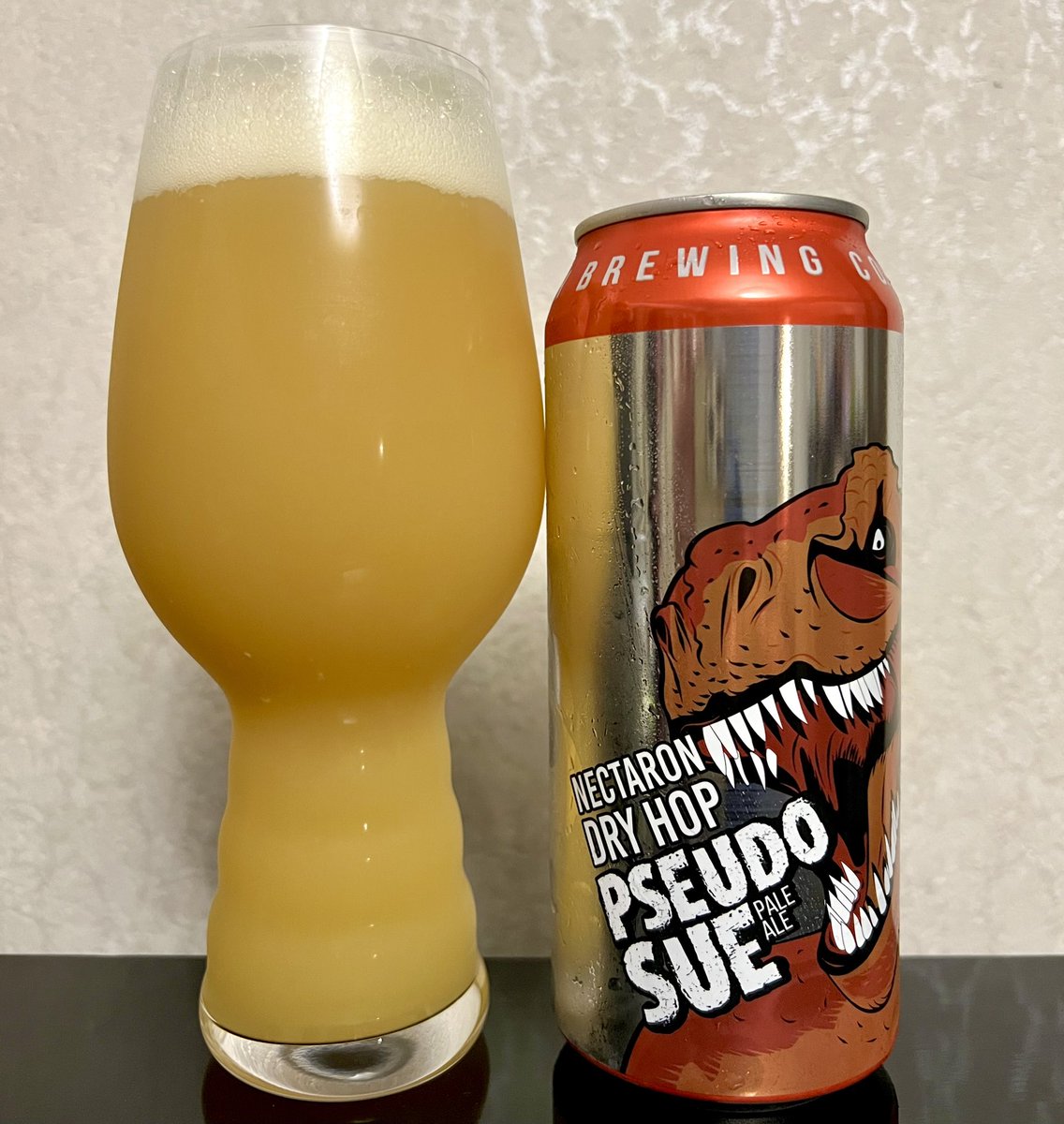 CHIKA_AKUTAGAWA's tweet image. #NECTARON DRY HOP PSEUDO SUE
HAZY PALE ALE
ABV5.8%
@Toppling Goliath

絶品スードスーのパワーアップ版

桃と青い草の香り
度数より遥かに厚太ボディ

peachやtangerine orangeの
ねっとり熟れた果実感
程よい苦みの余韻が
口の中を暴れまわる…とな

トローリ&amp;amp;スルスル
止まらない美味〜✨