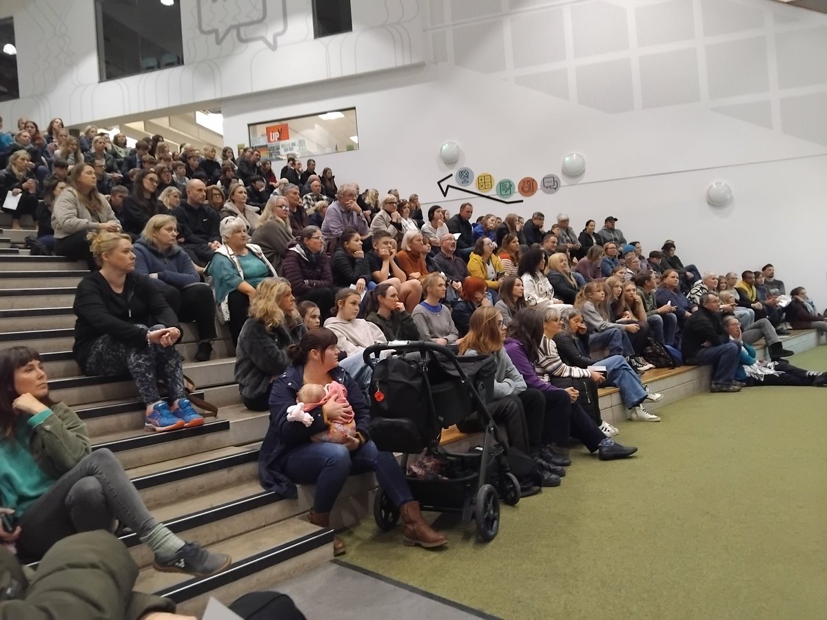 MCS International Languages tweet media