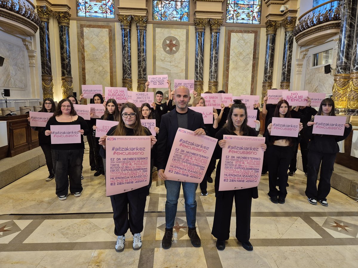 aneoyar's tweet photo. #AitzakiarikEz #ExcusasNo es el lema de este año para el 25N, día contra la violencia machista. Un año más, han sido alumnos de @UsanDesign los encargados de elaborarla, con un mensaje claro: ninguna actitud machista puede ni debe justificarse @InigoGarvi https://t.co/jc56Q9xSKg