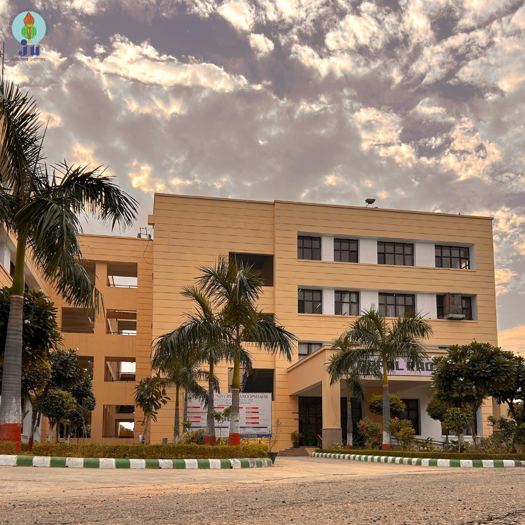 juaonline's tweet photo. Step Into a World Where Innovation Meets Nature! 🌱
#JaypeeUniversity #InnovationMeetsNature #GreenCampus #AcademicExcellence #SustainableFuture #StudentLife #InspiringEnvironment #JUA https://t.co/rc6IFDNtWW