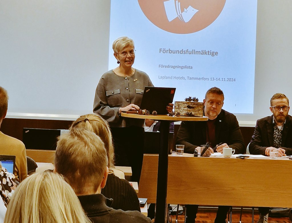 FSL:s höstmöte pågår i Tammerfors 13-14.11 #fslfullmäktige

<a href="/IDamlin/">IngerDamlin</a> 
"Vi måste bevaka den finlandssvenska skolan och se till att den får de resurser 
och det stöd som behövs för att blomstra."