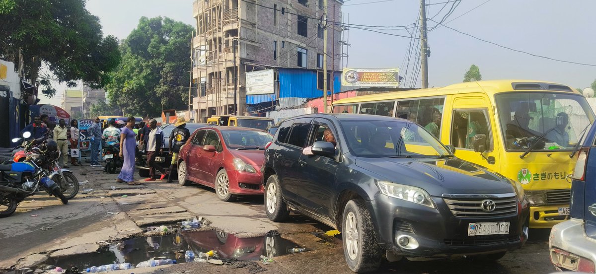 Les embouteillages de KINSHASA peuvent vous frustrer le matin et vous épuiser toute la détermination avec laquelle vous vous êtes réveillés.