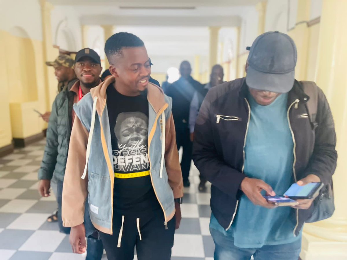 MoyoMadola's tweet photo. Bulawayo Cllr. @Bruce_Moyo1 is acquitted of incitement charges due to lack of evidence!
We call it a victory for democracy #JusticeForBruce
#FreeAllPoliticalPrisoners
#FreeTimba https://t.co/gzlvK3C85Z
