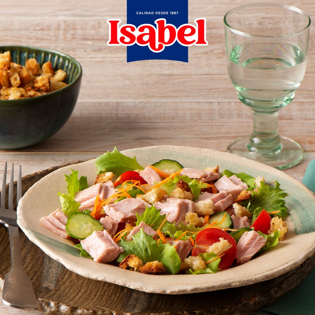 Si estás pensando en innovar y preparar un plato diferente para sorprender a tu familia, esta receta de ensalada de atún con zanahoria, tomate, aguacate y picatostes es perfecta para ti. ¡Y además, es muy sencilla!

¿Te animas a probarla?

#AtunIsabel #ConservasIsabel #recetas
