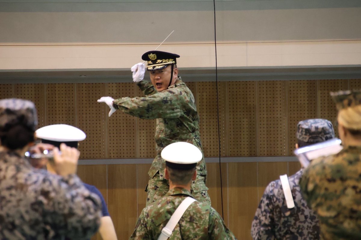 JGSDF_CBAND's tweet photo. いよいよ今週末に迫りました令和６年度自衛隊音楽まつり！
今年のテーマは「音」～そこにある共鳴～
#中央音楽隊 の見どころは、第３０２保安警務中隊との合同パフォーマンスで演奏する「ゴジラのメインテーマ」と「米津玄師の『地球儀』」です。みなさま乞うご期待！
写真はこれまでの練習風景です🎵 https://t.co/Gc9heNnZuE