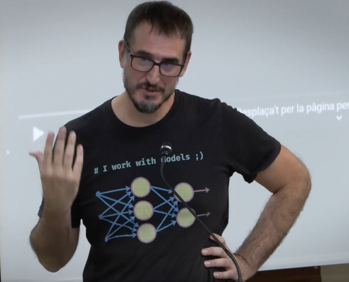 Ja podeu gaudir de la xerrada de <a href="/jordimash/">Jordi Mas</a> (<a href="/softcatala/">Softcatalà</a>) "Quan la intel·ligència artificial es troba amb les llengües del món" ub.edu/ubtv/video/qua…