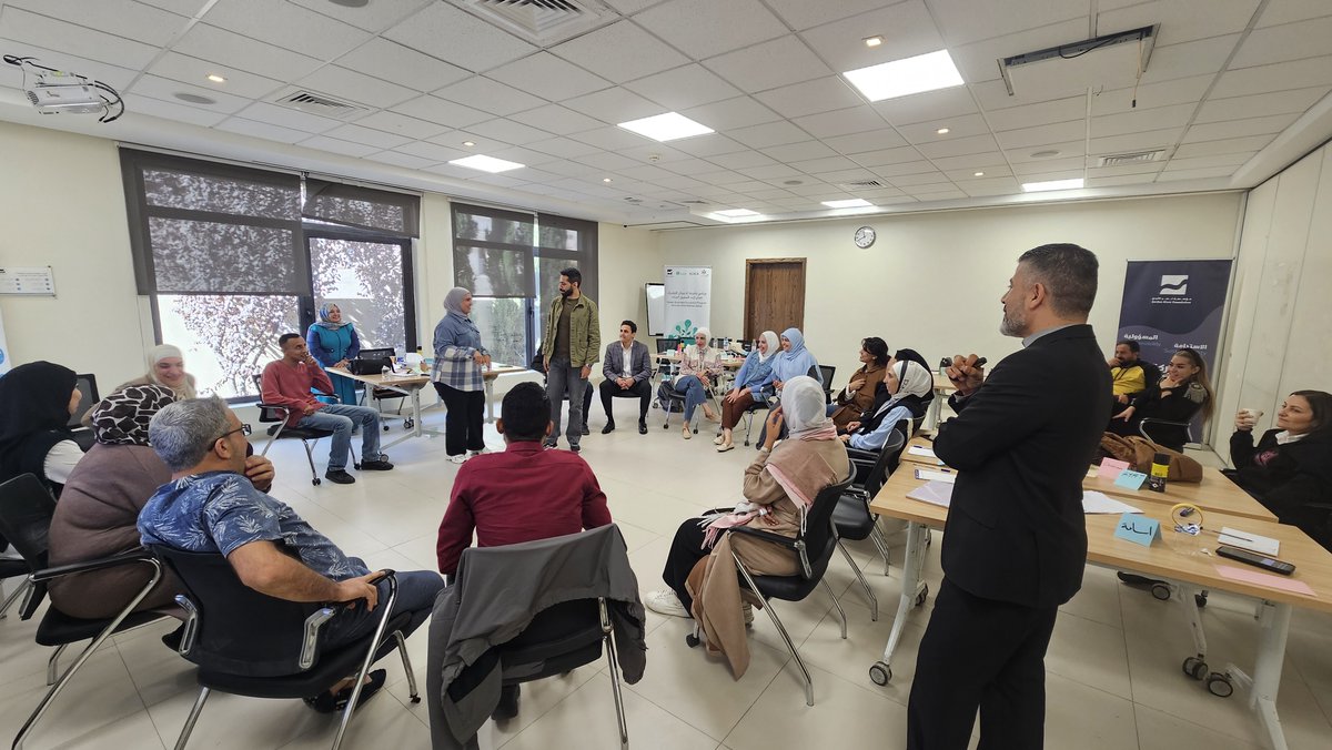 jordanriverfdn's tweet photo. تدريب مجموعة من مرشدي مشروع "حاضنة الأعمال الخضراء" لتمكين رواد المشاريع البيئية في الأردن بتمويل من GGGI و KOICA. الرجاء من مرشدي الأعمال المهتمين بمشاركة خبراتهم مع مستفيدي المشروع التسجيل أدناه:
https://t.co/lTQpkn6B9G
@gggi_hq
https://t.co/lAXtu04hcr
#JRF
#JRCEP https://t.co/yCwRQLGhS8