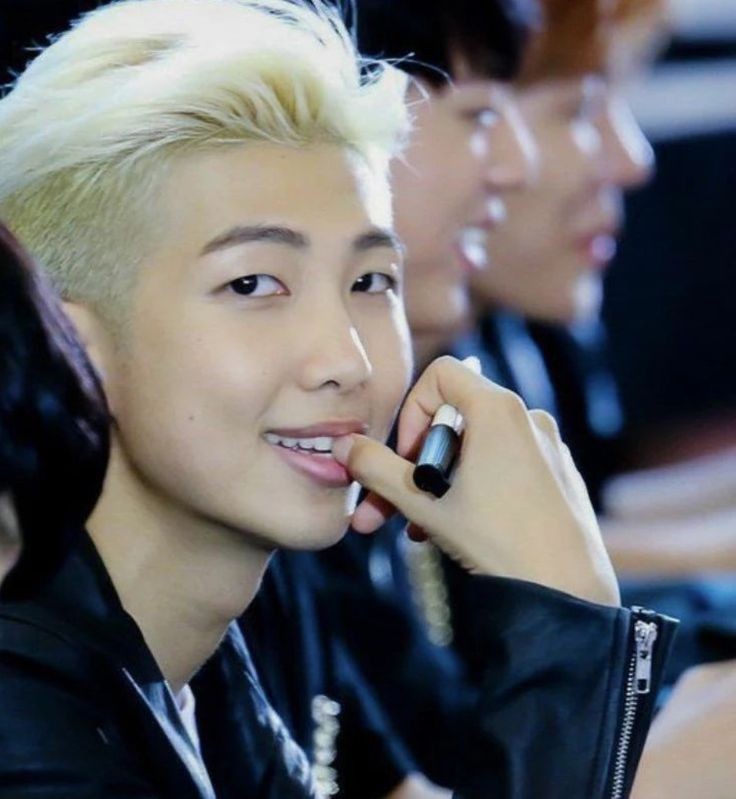ریپ و ریت برا پدر؟؟
For 김남준 RM #RM #방탄소년단RM #김남준 #BTSRM