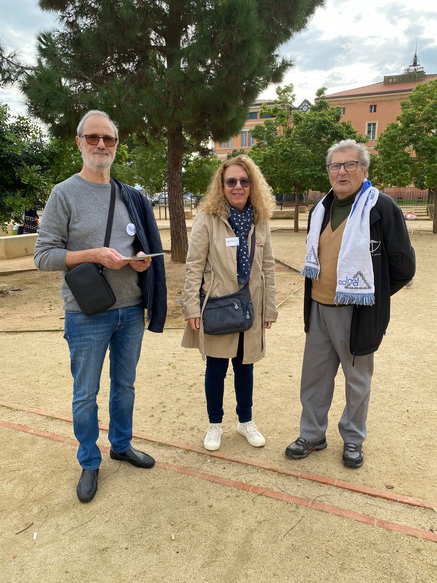 #Ajaccio 📝Distribution de tracts pour informer les citoyens sur l'action de l'@AdmdFrance en faveur du droit de mourir dans la dignité.
Le texte de loi sur la #FindeVie reviendra à l'Assemblée en janvier, restons mobilisés pour que cette loi réponde vraiment aux attentes. #Corse