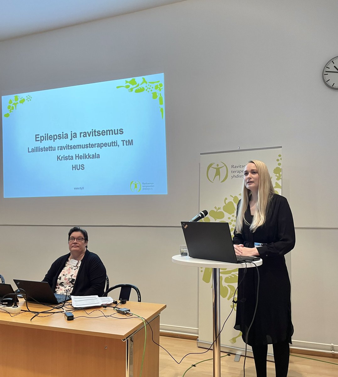 Päivän kolmannella luennolla laillistettu ravitsemusterapeutti, TtM Krista Heikkala HUSin lastensairaalasta kertoo epilepsian ravitsemushoidosta🧠⚡️

#ravitsemus #ravitsemusviikko #ravitsemuspäivät