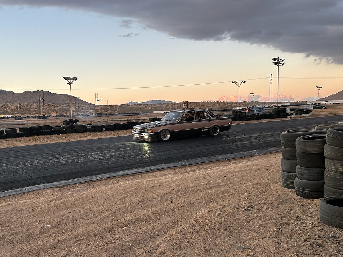 DANGERGK27's tweet photo. Susboyz event with everyone was the best! 1jz was happy!
#cressida #mx63 https://t.co/y9mGA0k28O