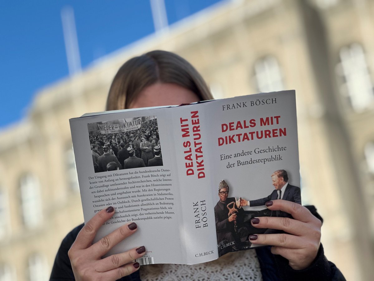 RWTH Aachen (@rwth) on Twitter photo Frank Bösch (Leibniz-Zentrum für Zeithistorische Forschung <a href="/zzfpotsdam/">ZZF Potsdam (Institut der Leibniz-Gemeinschaft)</a> und Uni Potsdam) spricht am 18.11. über "Deals mit Diktaturen – eine andere Geschichte der Bundesrepublik" - ab 19 Uhr in der Aula:
➡️rwth-aachen.de/go/id/bghwlj
#Geschichte #Demokratie #Politik Frank Bösch (Leibniz-Zentrum für Zeithistorische Forschung <a href="/zzfpotsdam/">ZZF Potsdam (Institut der Leibniz-Gemeinschaft)</a> und Uni Potsdam) spricht am 18.11. über "Deals mit Diktaturen – eine andere Geschichte der Bundesrepublik" - ab 19 Uhr in der Aula:
➡️rwth-aachen.de/go/id/bghwlj
#Geschichte #Demokratie #Politik