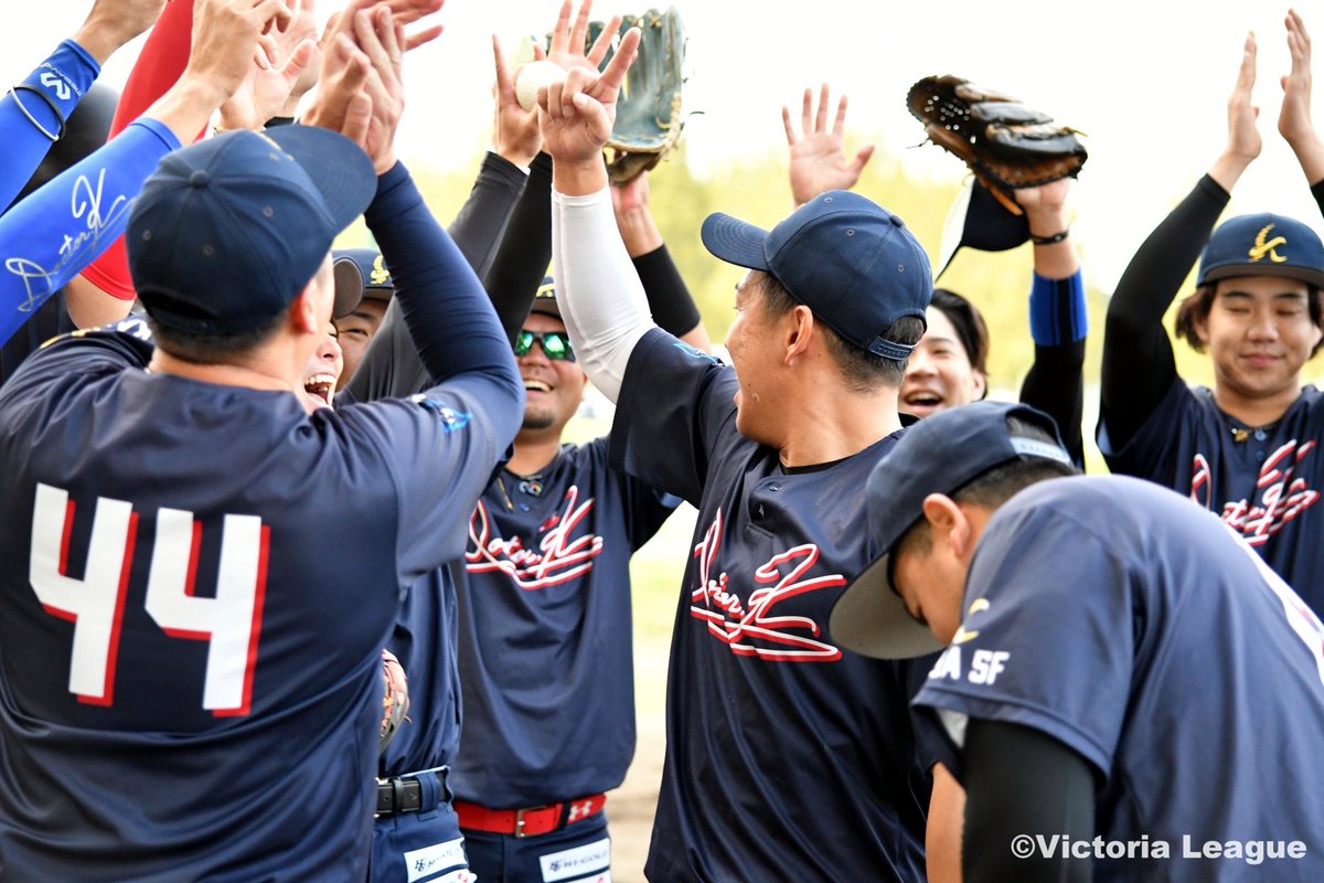 victoria_league's tweet photo. 【取材写真】神宮進出を懸けた新星対決！Victoriaリーグ3部（準決勝）「ドクターK × みつおJAPAN」の取材写真250枚を公開しました！
https://t.co/NYO56AH9nb

#victorialeague　#草野球大会Victoria　#victoria_league　#3部リーグ　#準決勝　#取材　#軟式野球　#草野球　#ドクターK　#みつおJAPAN https://t.co/MSAdTBhSPa