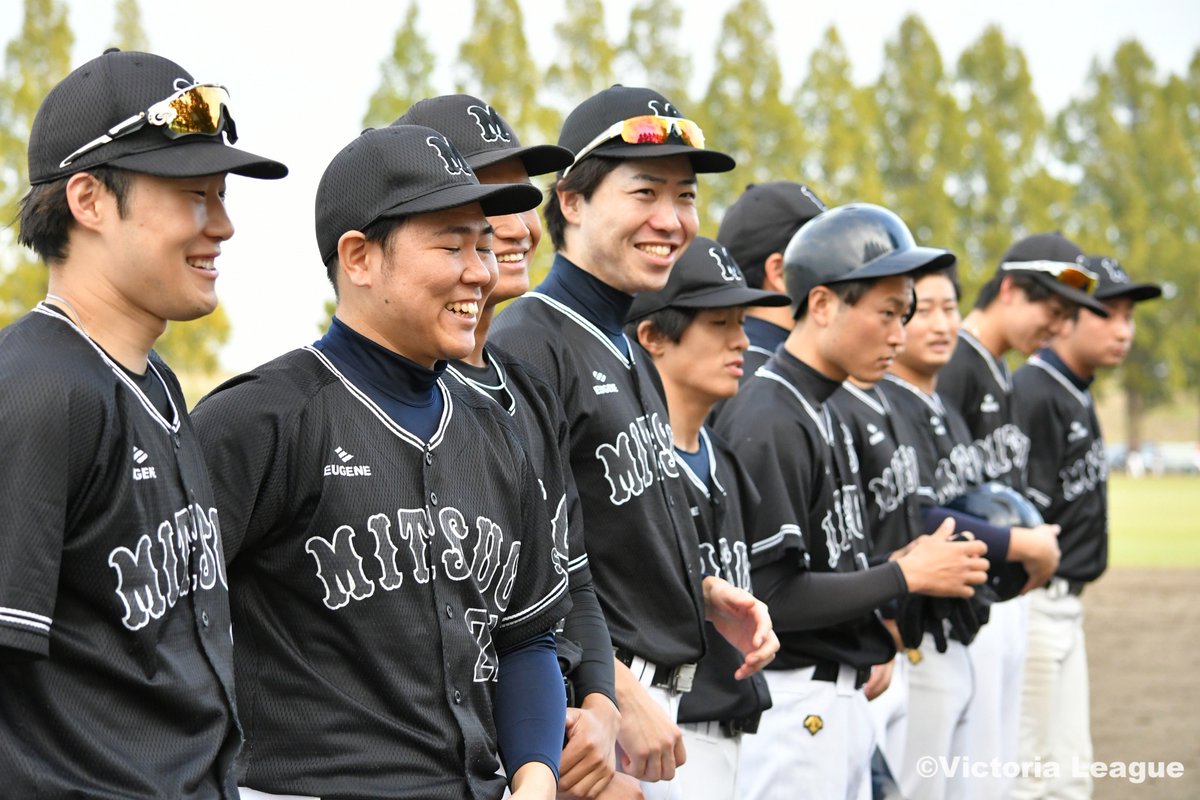 victoria_league's tweet photo. 【取材写真】神宮進出を懸けた新星対決！Victoriaリーグ3部（準決勝）「ドクターK × みつおJAPAN」の取材写真250枚を公開しました！
https://t.co/NYO56AH9nb

#victorialeague　#草野球大会Victoria　#victoria_league　#3部リーグ　#準決勝　#取材　#軟式野球　#草野球　#ドクターK　#みつおJAPAN https://t.co/MSAdTBhSPa