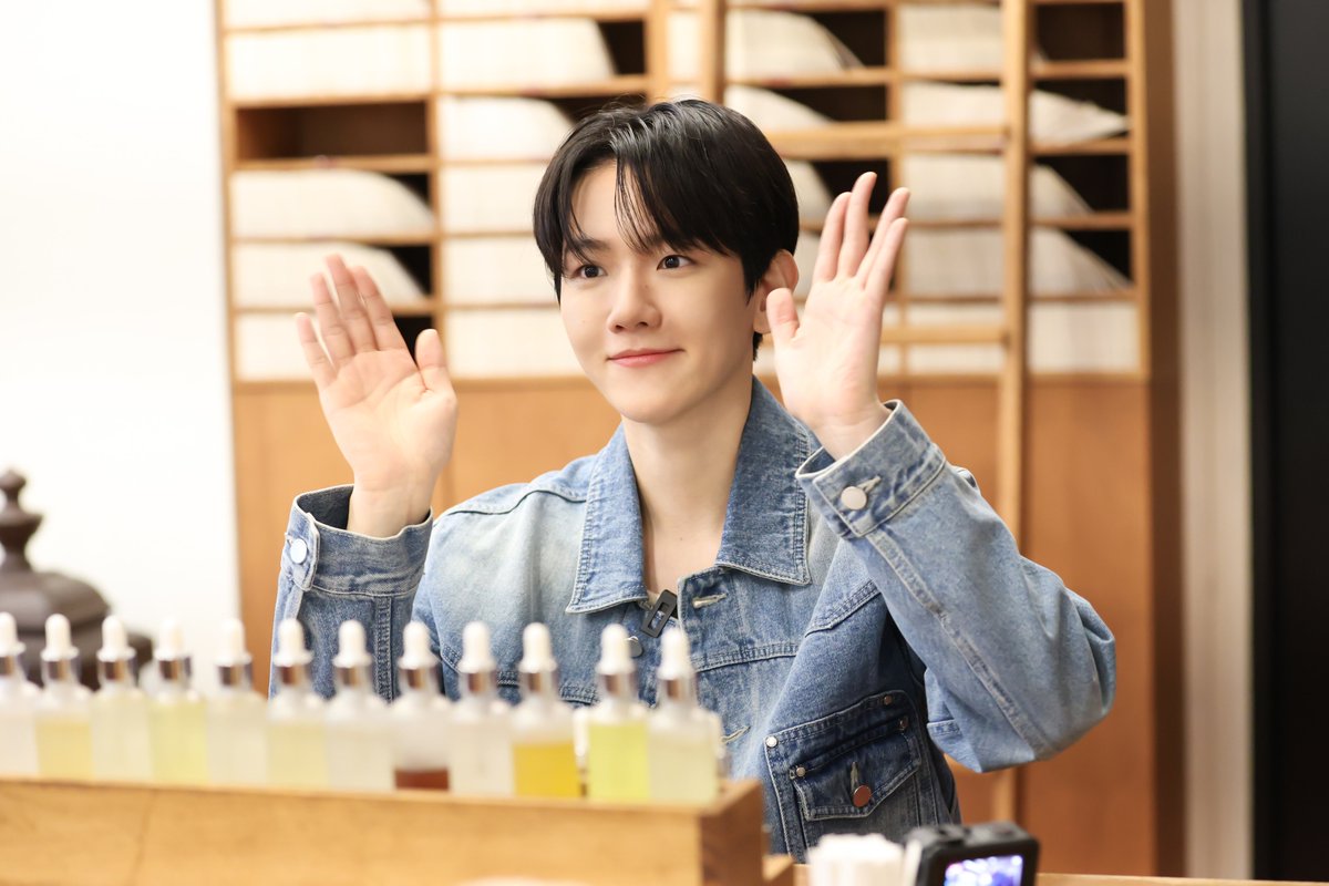 BAEKHYUN_official tweet media
