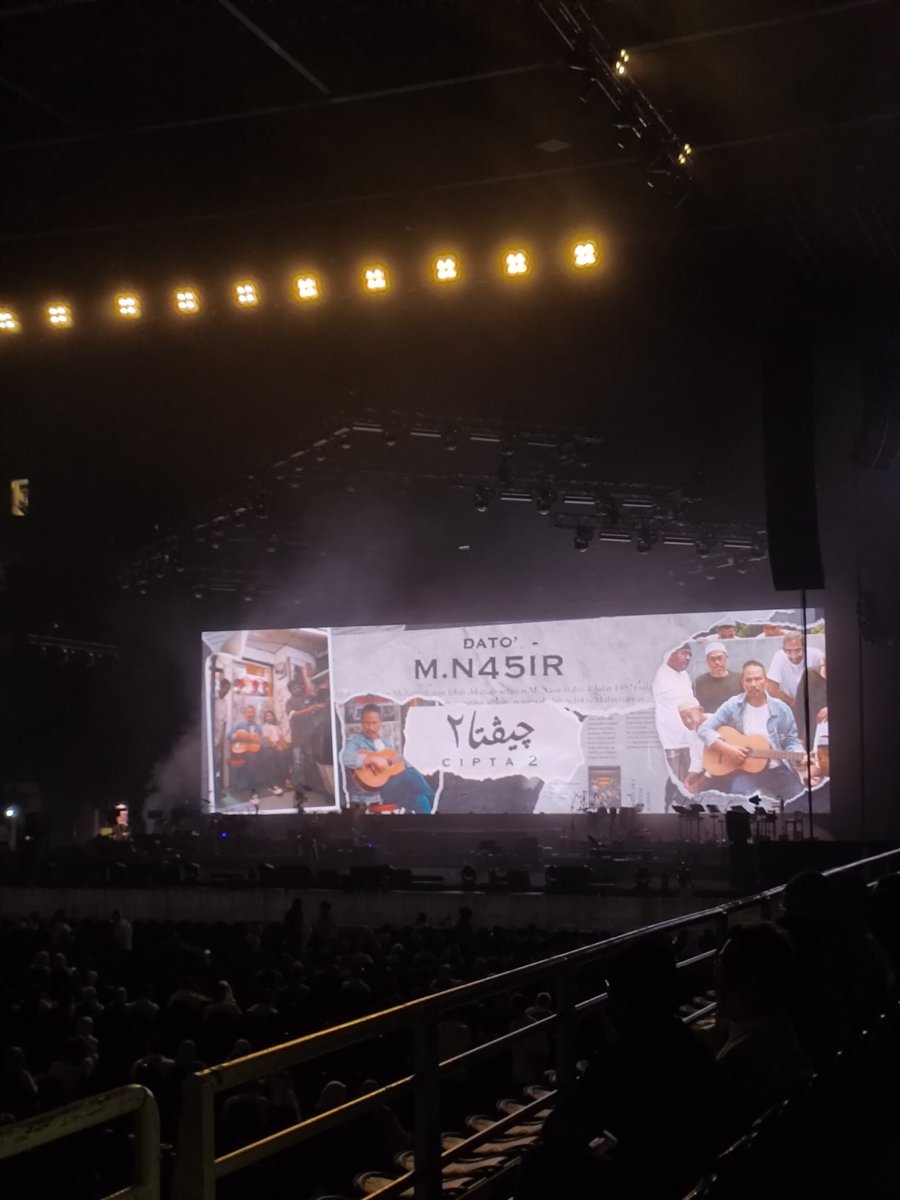 Surayaasubarman's tweet photo. An unforgettable night with the legendary singer! Can't wait to experience it all over again at the next concert! π€β¨
#mnasir
#cipta2
#lifestyles
#concert
#journspirasi
#digitaljournalism
@JRN500 https://t.co/cwa1iVhSxJ