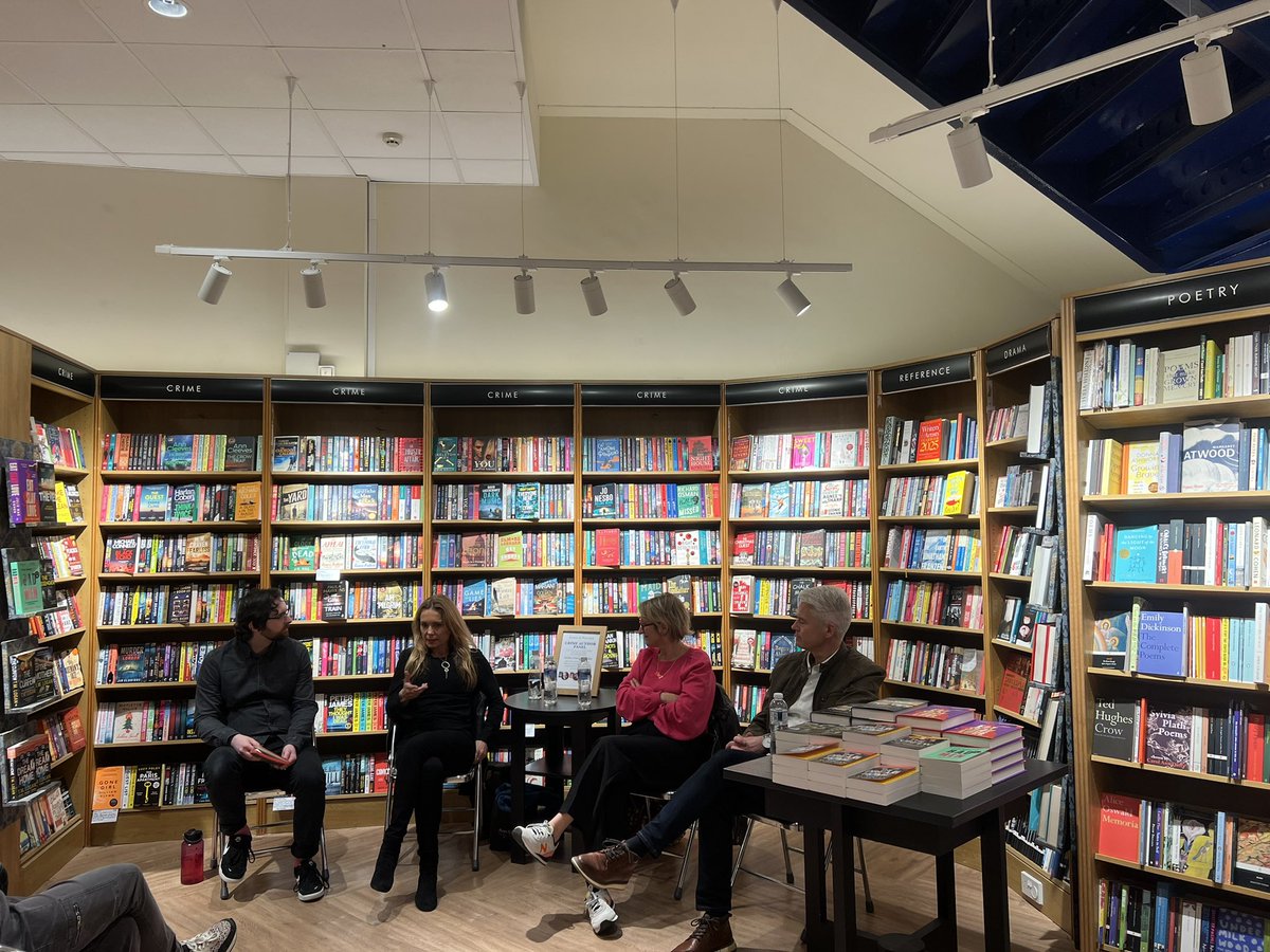 A fantastic evening with our crime panel last night! 🕵🏻‍♂️📖✨