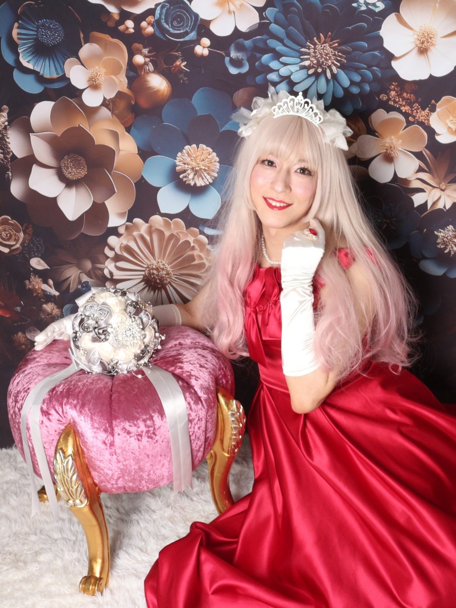 henshinkawaru's tweet photo. 深紅のドレスをまとった
小悪魔の絶世の美女が✨
着こなし抜群です

11、12月のご予約受け付けております⛄ https://t.co/9gHQ0sCCcm