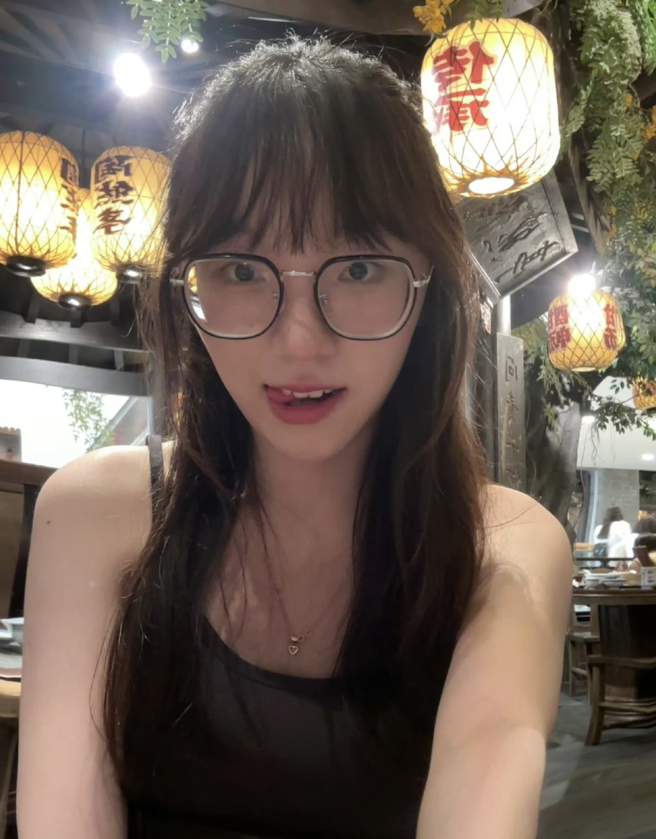 【网友投稿 No.1255】反差眼镜女友 #眼镜娘 #眼镜妹 #投稿 #反差 #投稿曝光 #女友 #女友分享 
#女友系列 #女同学 #女同事 https://t.co/xX0j5mEesw