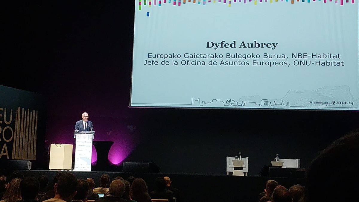 IGNSpain's tweet photo. 🎉¡Comienza el "III. geoEuskadi Kongresua & XV edición de las JIIDE 2024"! 

👥 En el acto de inauguración está participando: 
• Maider Etxebarria, Alcaldesa de @vitoriagasteiz
• Denis Itxaso, Consejero de Vivienda y Agenda Urbana, @Gob_eus
• Dyfed Aubrey, Jefe de la Oficina para Asuntos Europeos, @UNHABITAT 
• Emilio López Romero, Director del O.A. Centro Nacional de Información Geográfica #CNIG

🗓️ 📍Desde hoy hasta el 15 de noviembre, en el Palacio de Congresos Europa (#Vitoria-#Gasteiz)

✏️ Más info aquí: https://t.co/fFtKpUhJJm

#IGNSpain #JIIDE #Geoeuskadi #IDEE #Cartografía @geoEuskadi @IDEESpain @transportesgob @areacartografia @DGTerritorio