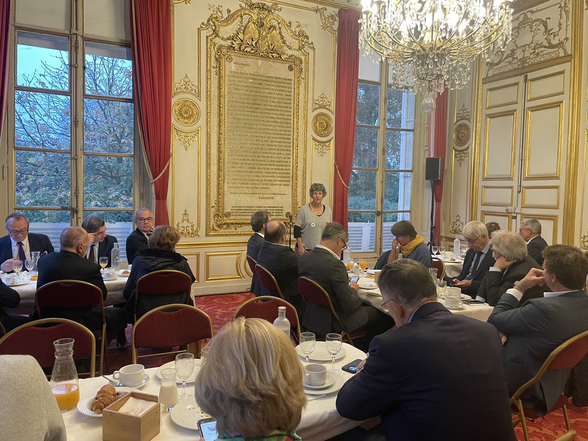 Petit déjeuner ce matin au Sénat autour de la <a href="/ConfPaysanne/">Conf' Paysanne</a> pour parler budget, mercosur, LOA, revenu, crise sanitaire..

Les prochains mois seront déterminants pour enclencher les transformations nécessaires pour l’agriculture et relever les nombreux défis qui la traversent ✊
