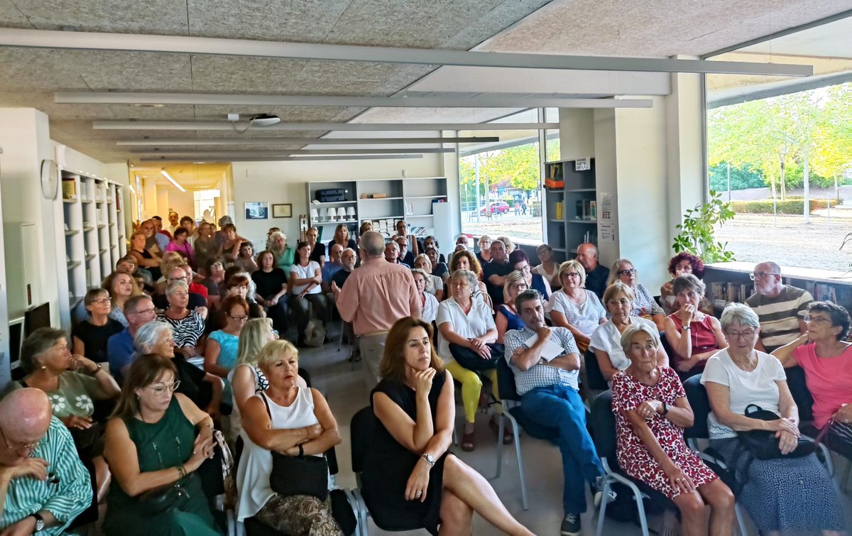 comunicacat's tweet photo. 🎓 @UNEDGirona canvia de seu a #Figueres i es trasllada a un equipament més modern i adaptat a les noves tecnologies
✏️ Els 400 alumnes dels graus, cursos d’accés a la universitat i el programa #UNEDSènior es muden al Centre Integrat Ferran Suñer
#clientcomunica #UNEDGirona https://t.co/TGLqlfET0m