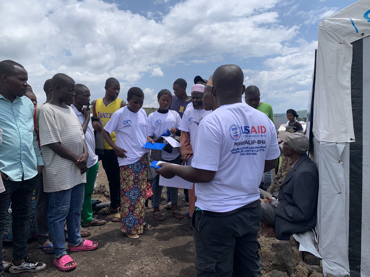 UrFrontier25552's tweet photo. 📍✨ Cœur Sans Frontières, avec World Vision et #Usaid, lance une campagne sur les droits de l’enfant et la lutte contre les VBG dans 5 sites déplacés du Nyiragongo. La population est enthousiaste ! Ensemble, bâtissons un avenir plus sûr pour tous ! #DroitsDesEnfants #Solidarité https://t.co/CTvbf3M4zr